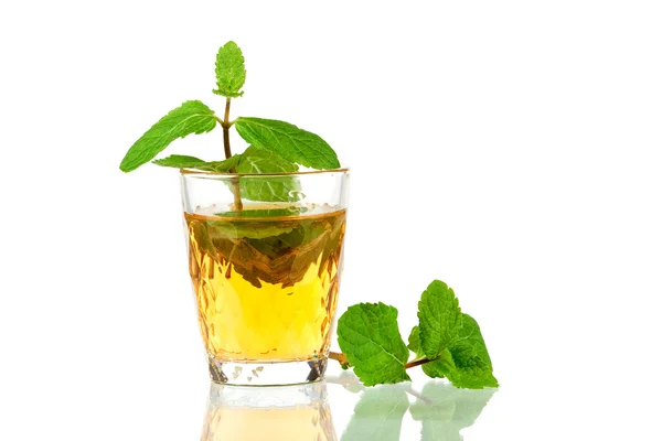 Alkohol cocktail med whiskey och sinne — Stockfoto