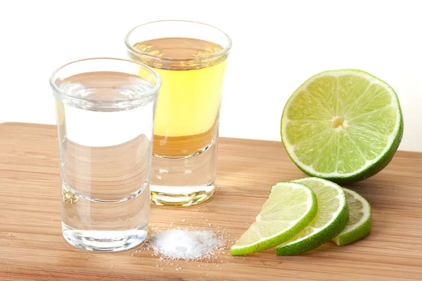 Blanc en goud tequila met limoen en sal — Stockfoto