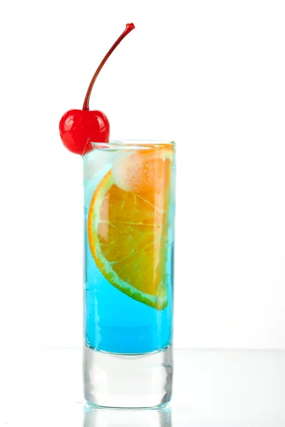 Alcohol cocktail with blue curacao, oran — Stock Photo, Image