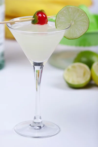 Alkohol cocktail med limejuice — Stockfoto