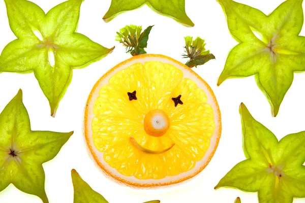 Starfruit (carambola) skivor med apelsin — Stockfoto