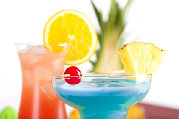 Två tropiska drinkar — Stockfoto