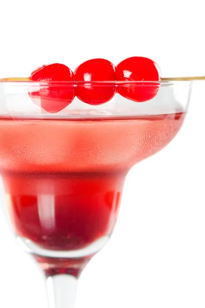 Червоний тропічний коктейль з вишнею — стокове фото