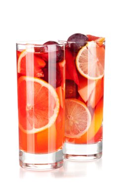 Serinletici meyve sangria (yumruk)