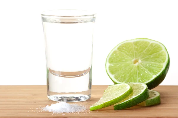 Tequila blanc mit Limette und Salz — Stockfoto