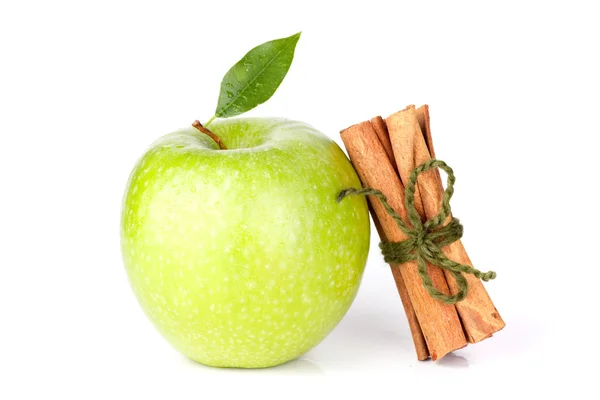 Green Apple with cinnamon — Stock Photo, Image