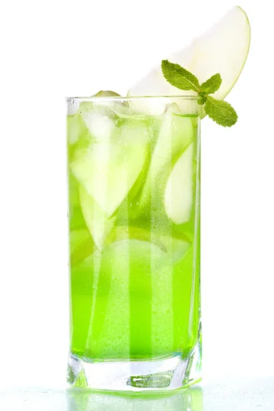 Grön cocktail med äpplen och mynta — Stockfoto