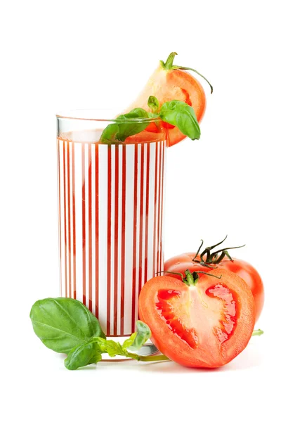 Sumo de tomate fresco com manjericão — Fotografia de Stock