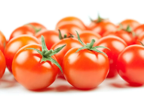 Tomates cerises fraîches fond — Photo