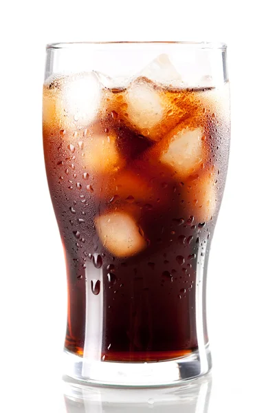 Cola fria fresca com gelo — Fotografia de Stock