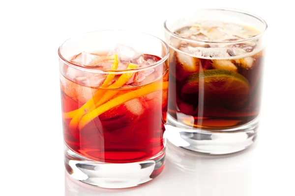 Negroni and Cuba Libre cocktails — Stock Photo, Image