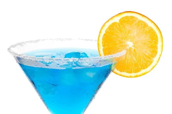 Martini azul con rodaja de naranja — Foto de Stock