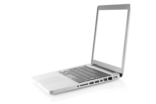 空白の画面を持つノートパソコン — ストック写真