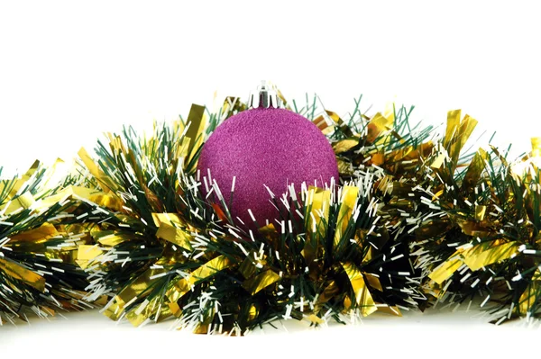 Bolas de Natal no ouropel — Fotografia de Stock