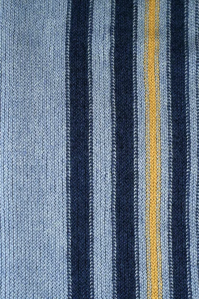 Sciarpa a righe lavorata a maglia — Foto Stock