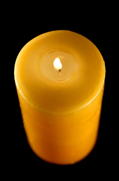 Красивая жёлтая свеча — стоковое фото