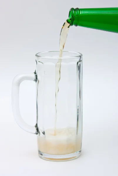 Cerveja fluida — Fotografia de Stock