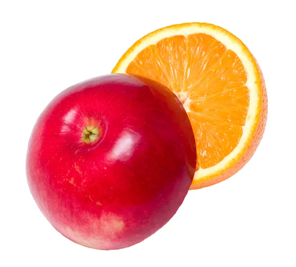 Červené jablko a šťavnatý pomeranč — Stock fotografie