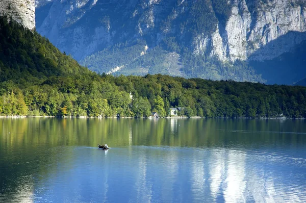 Boat on Hallstattersee — Stock Photo, Image