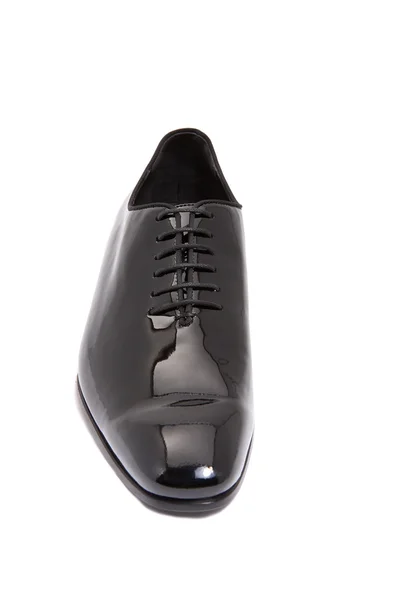 Чорні глянцеві шкіряні чоловічі туфлі — стокове фото