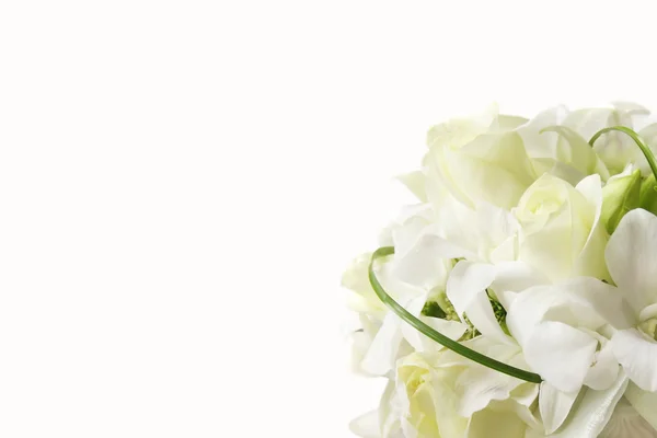 Bílé svatební kytice — Stock fotografie