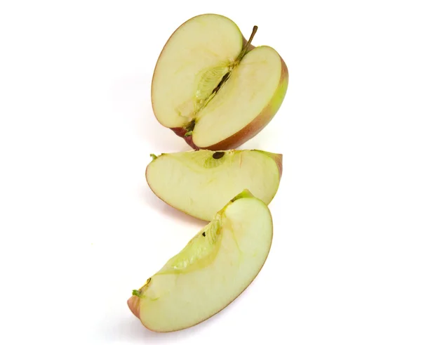 Beyaz izole Kırmızı elma yarısı — Stok fotoğraf