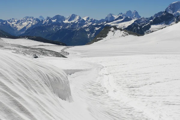 Ice veld in de buurt van elbrus — Stockfoto