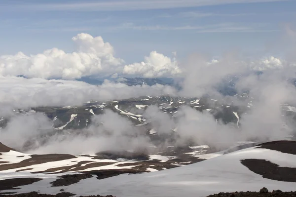 Berg en wolken — Stockfoto