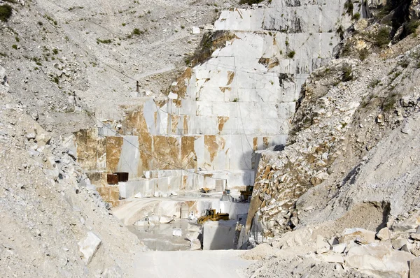 Quarry of white marble — Stock Photo, Image