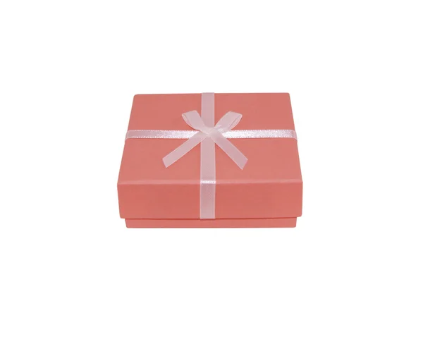 Czerwone pudełko z wstążką — Zdjęcie stockowe