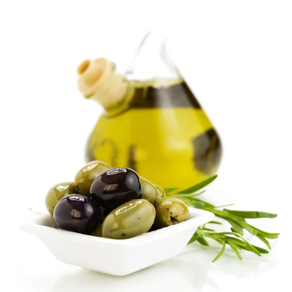 Oliveoil та оливками — стокове фото