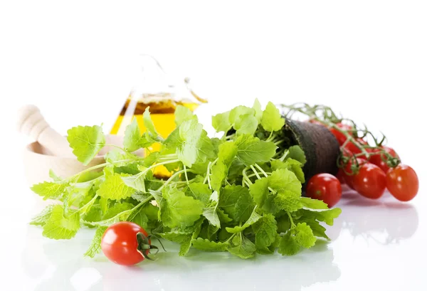 Hierbas, verduras y aceite de oliva —  Fotos de Stock