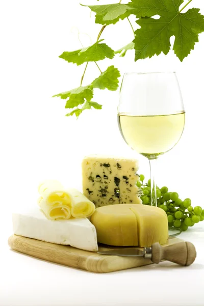 白ワインとチーズ — ストック写真