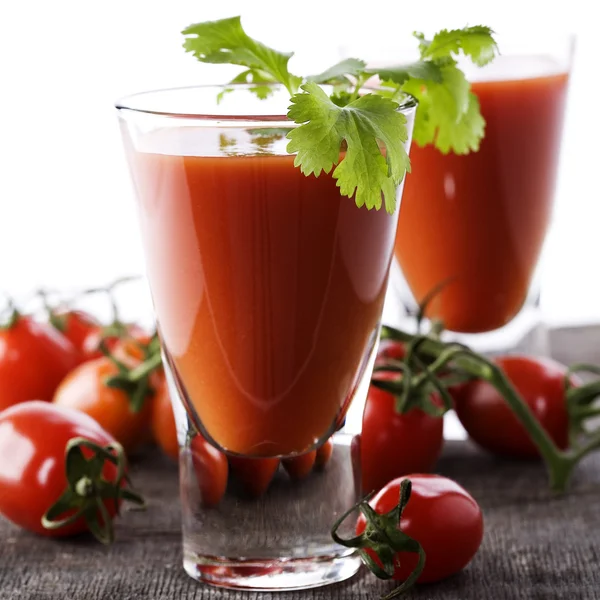 Sok z pomidorów świeżych lub krwawa mary — Zdjęcie stockowe