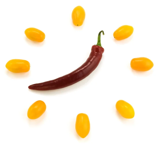 Red hot chili peppar och körsbärstomater — Stockfoto