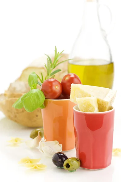 Ingredientes frescos para um jantar italiano — Fotografia de Stock