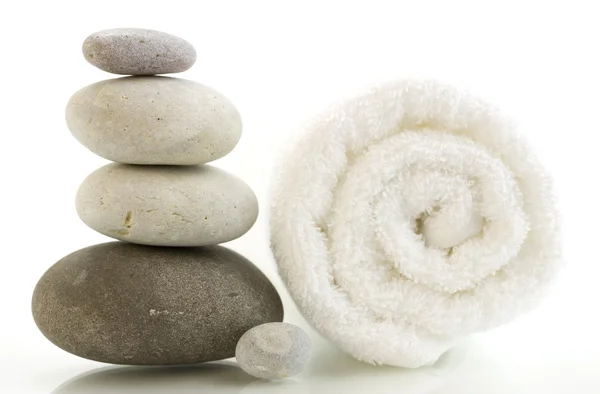 Stone tower and towel — Stock Photo, Image