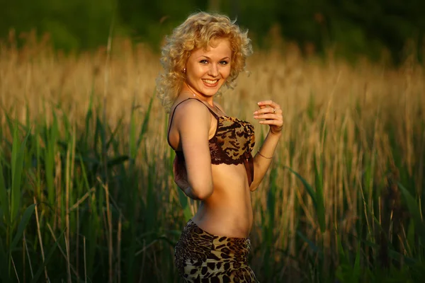 stock image Beautiful blond girl posing outdoor