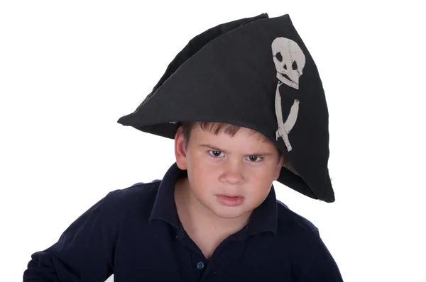 Rapaz com um boné de pirataria — Fotografia de Stock