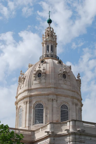 Basilica da estrela (dome) i Lissabon, po — Stockfoto