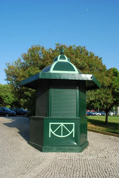 Green kiosk in a local park — Stock Photo, Image