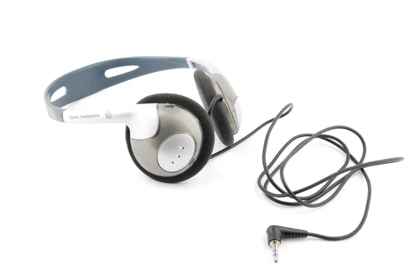 Kopfhörer mit Kordel auf weiß — Stockfoto
