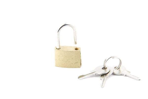 Cadeado aberto dourado com chaves — Fotografia de Stock