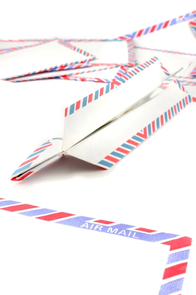 Enveloppes Air Mail avec avion en papier — Photo