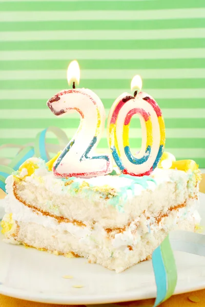 Plátek dvacátého narozeninový dort — Stock fotografie