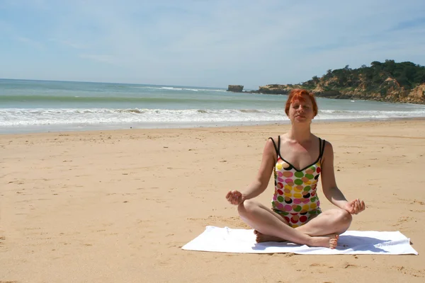 Beach yoga 2 — Stockfoto