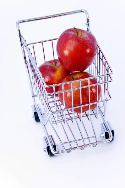 Äpfel im Warenkorb — Stockfoto