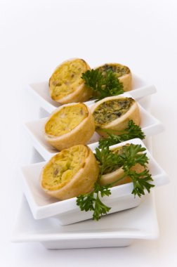 Mini peynirli ve ıspanaklı börek