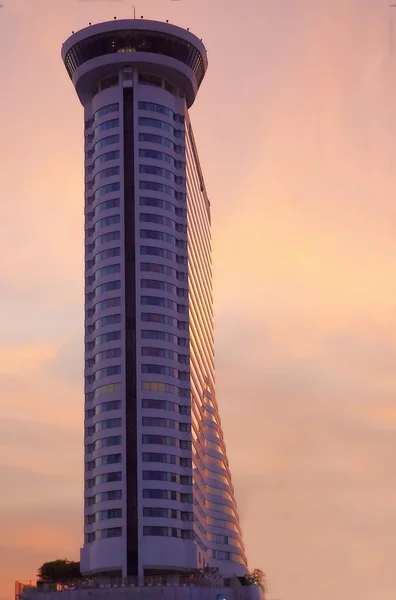 Bauen auf dem Sonnenuntergang — Stockfoto