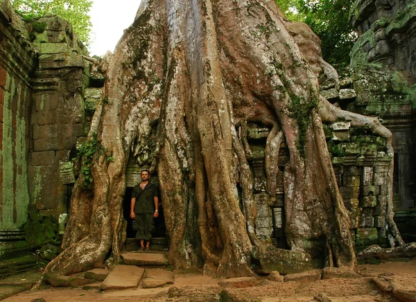 Der Lauf des antiken kambodschanischen Tempels — Stockfoto